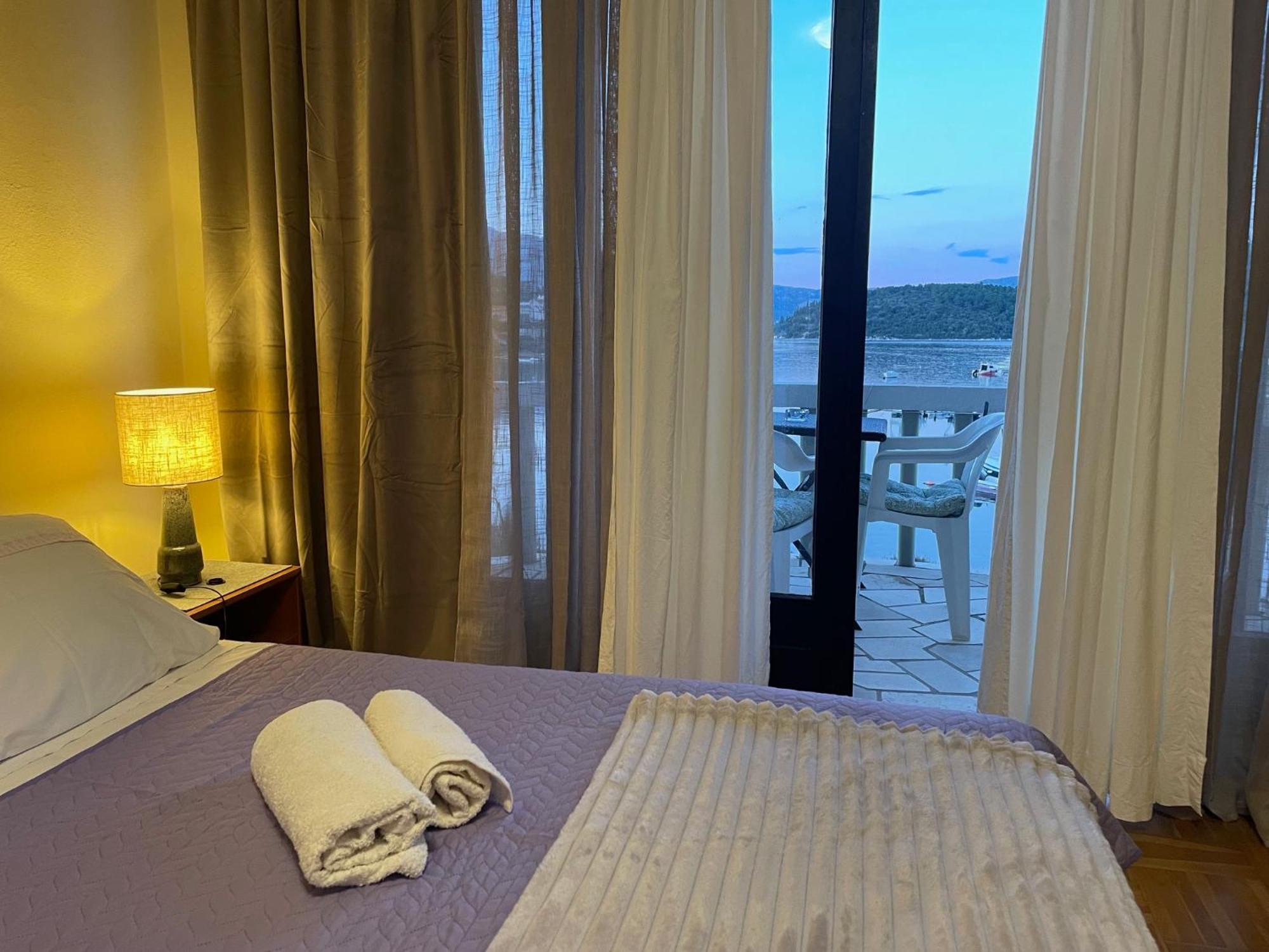 Apartments Ana By The Sea 룸바르다 외부 사진